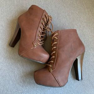 Heel booties